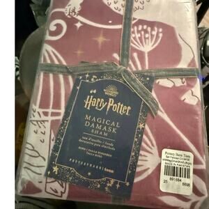 Pottery Barn Teen Harry Potter Magical Damask Standard Sham Pillowcase
Burgundy